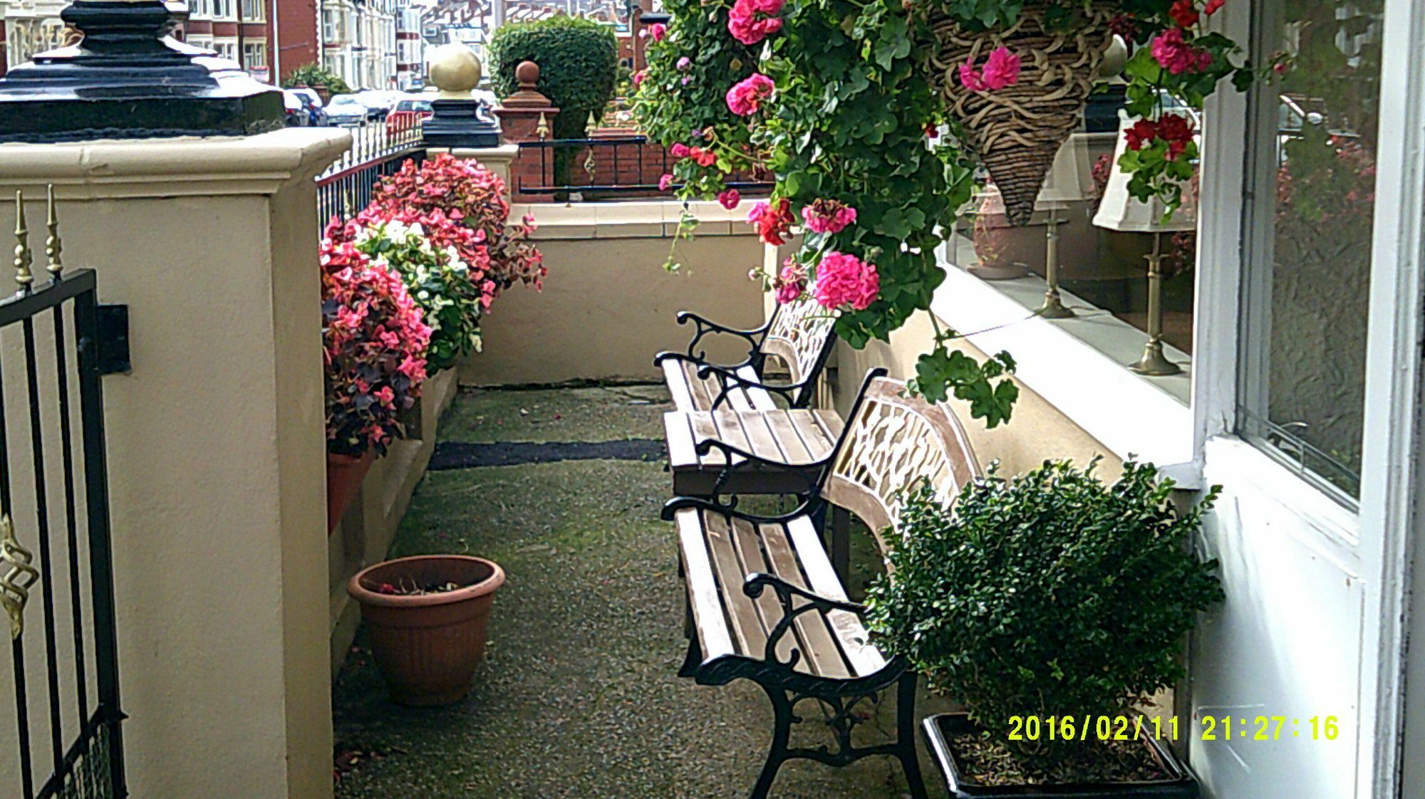 Olivers Strickley Over 35 Years Only Blackpool Exterior photo